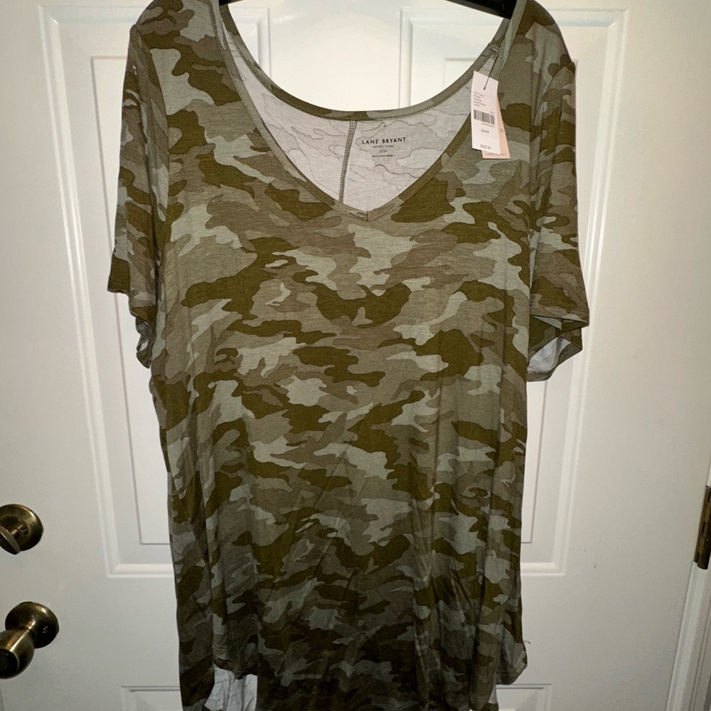 Lane Bryant Green/Brown V-Neck T-Shirt